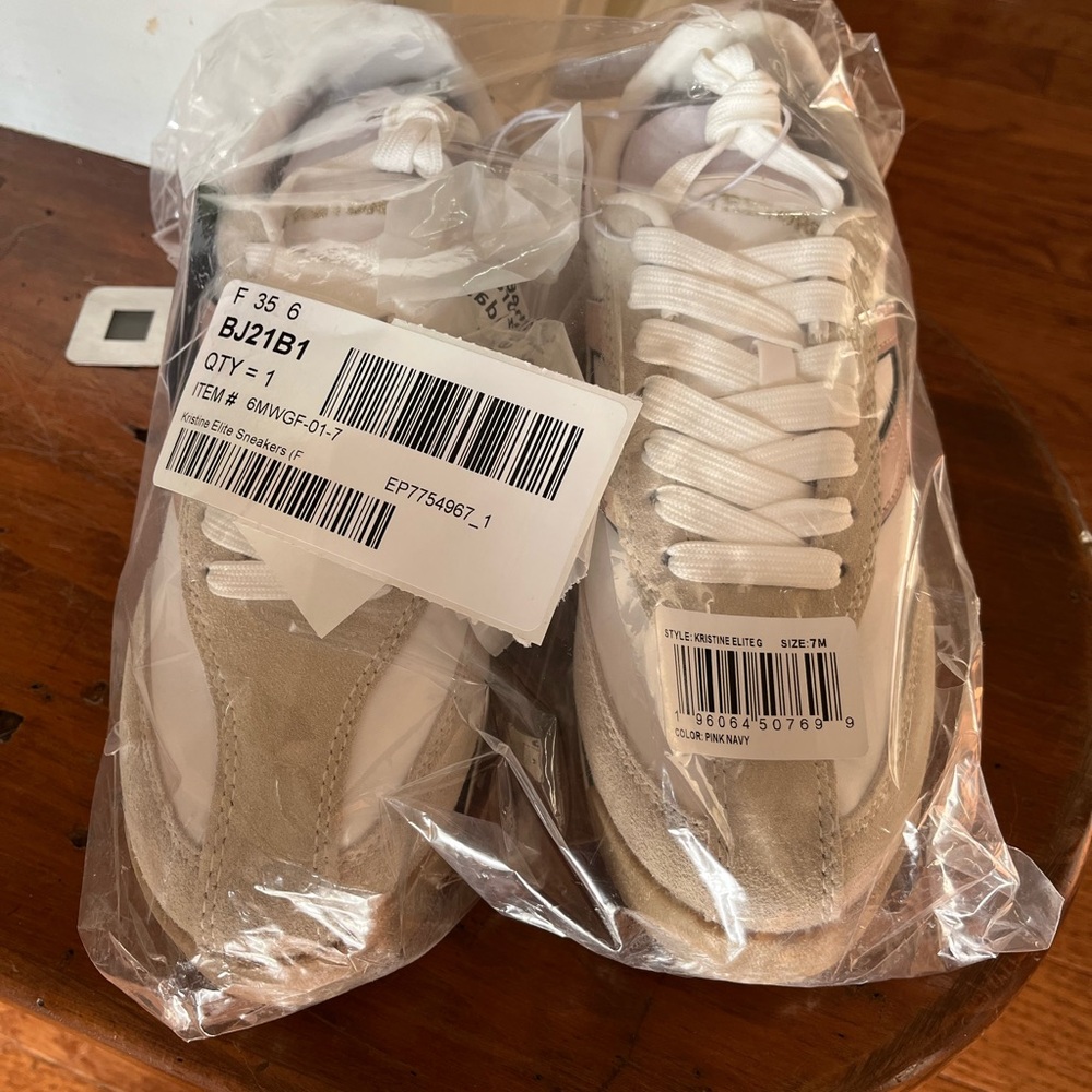 Tretorn Kristine Elite Sneakers, women’s size 7, NWT - Picture 7 of 11